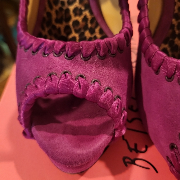 Betsey Johnson Calandria Fuchsia Purple Suede Peeptoe Pumps Heels Size 7.5 - Picture 11 of 11